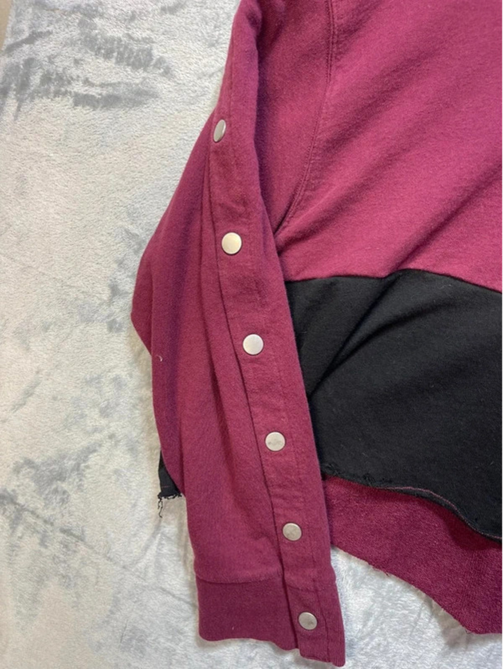 PINK Victoria's Secret Women's Colorblock Snap Sleeve Cropped Sweatshirt Large - Picture 4 of 10